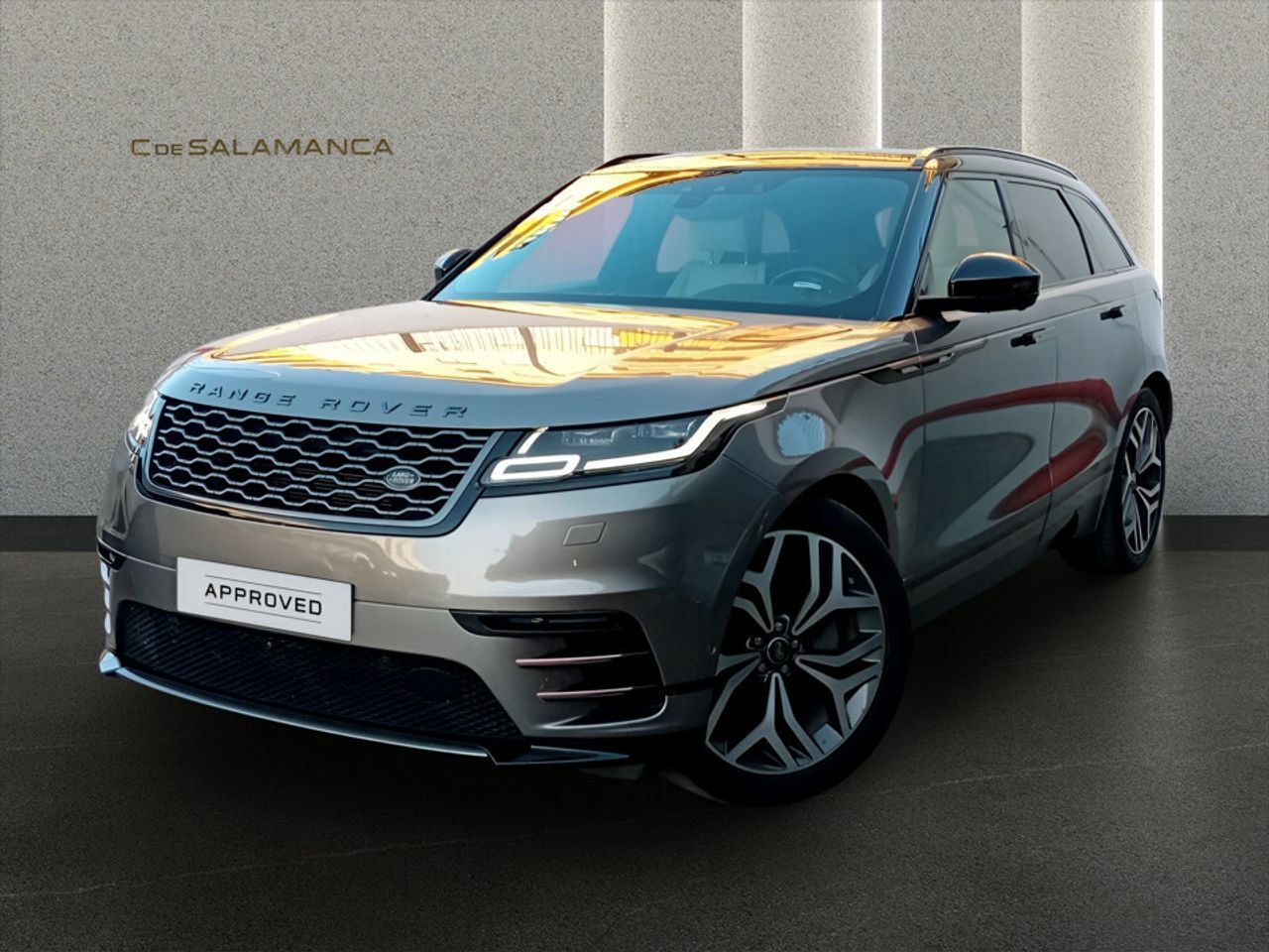 LAND ROVER Range Rover Velar (3.0D D300 R-Dynamic SE 4WD Auto) en Málaga