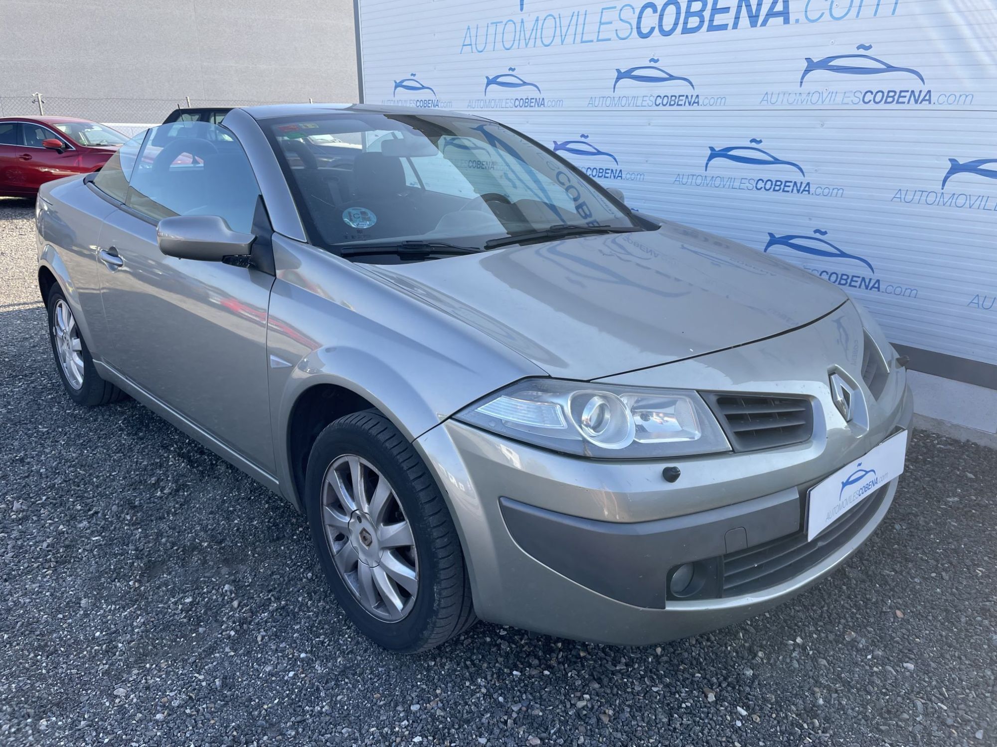 RENAULT Mégane (1.6 Confort Expression) en Madrid