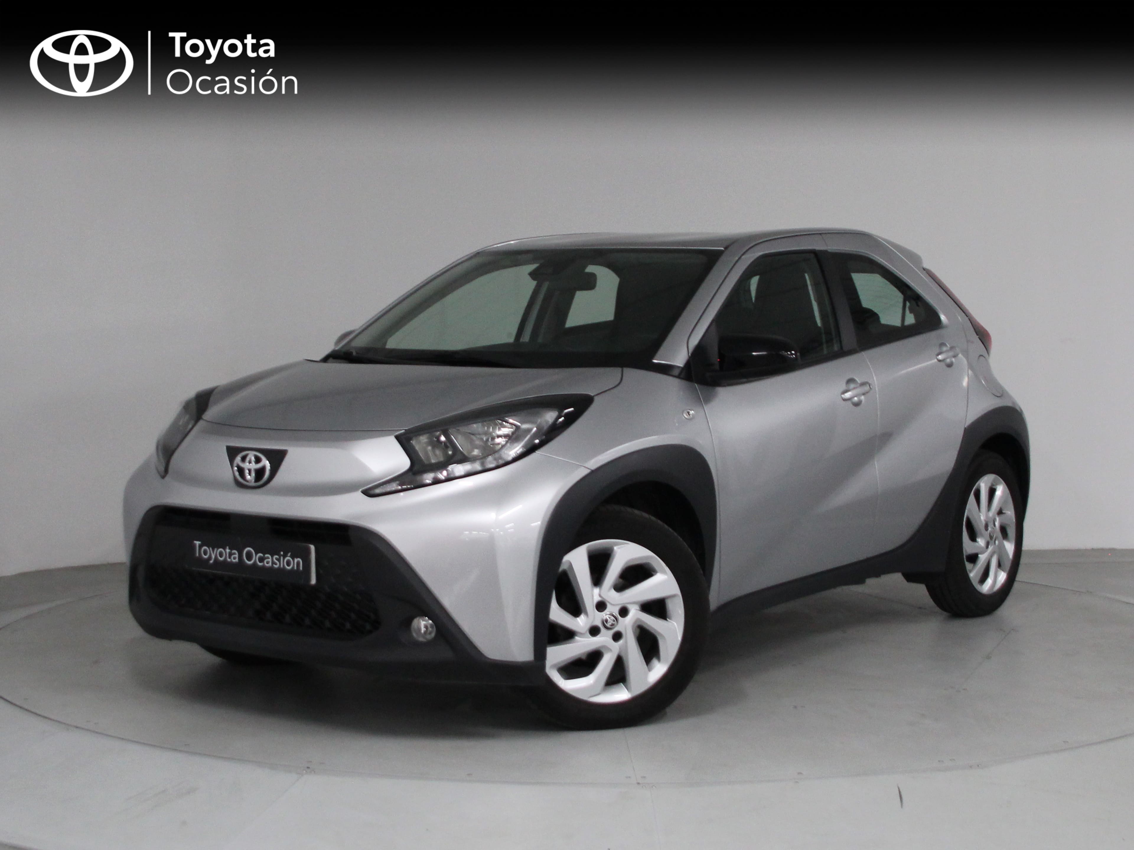 TOYOTA Aygo X Cross (1.0 VVT-I 72CV Play) en Barcelona
