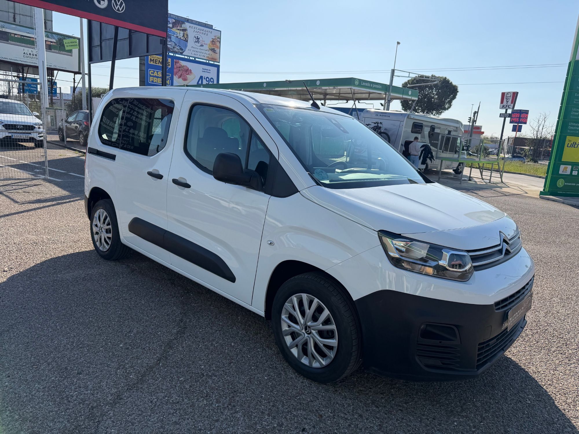Foto del CITROEN Berlingo Combi BlueHDi S&S Talla M Live Pack 100