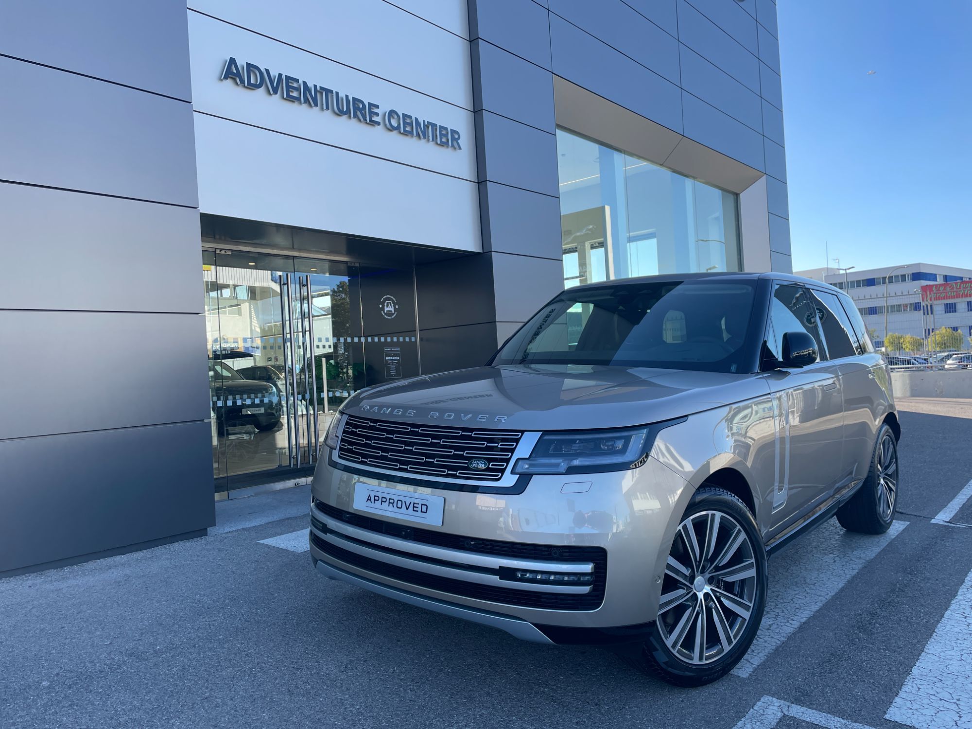 LAND ROVER Range Rover (3.0D I6 MHEV Autobiography SWB AWD Aut. 350) en Mad