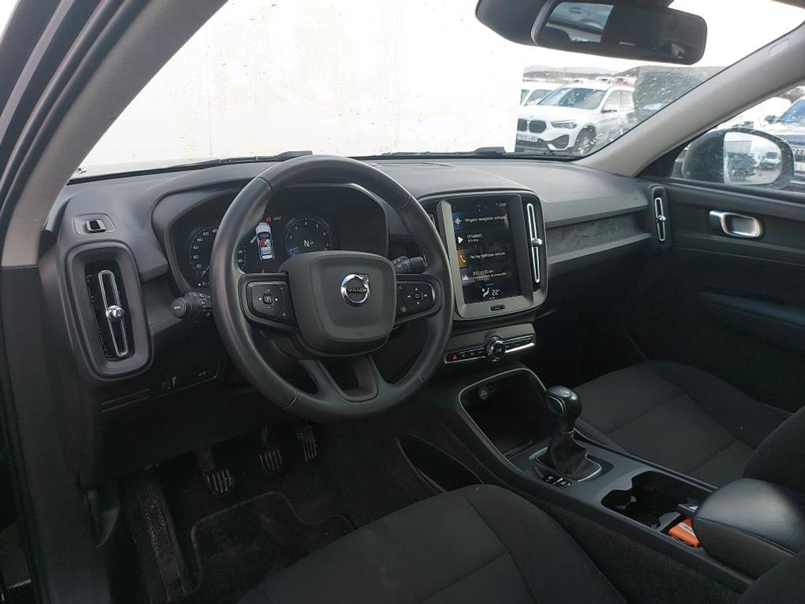 Foto del VOLVO XC40 T2 Momentum Core