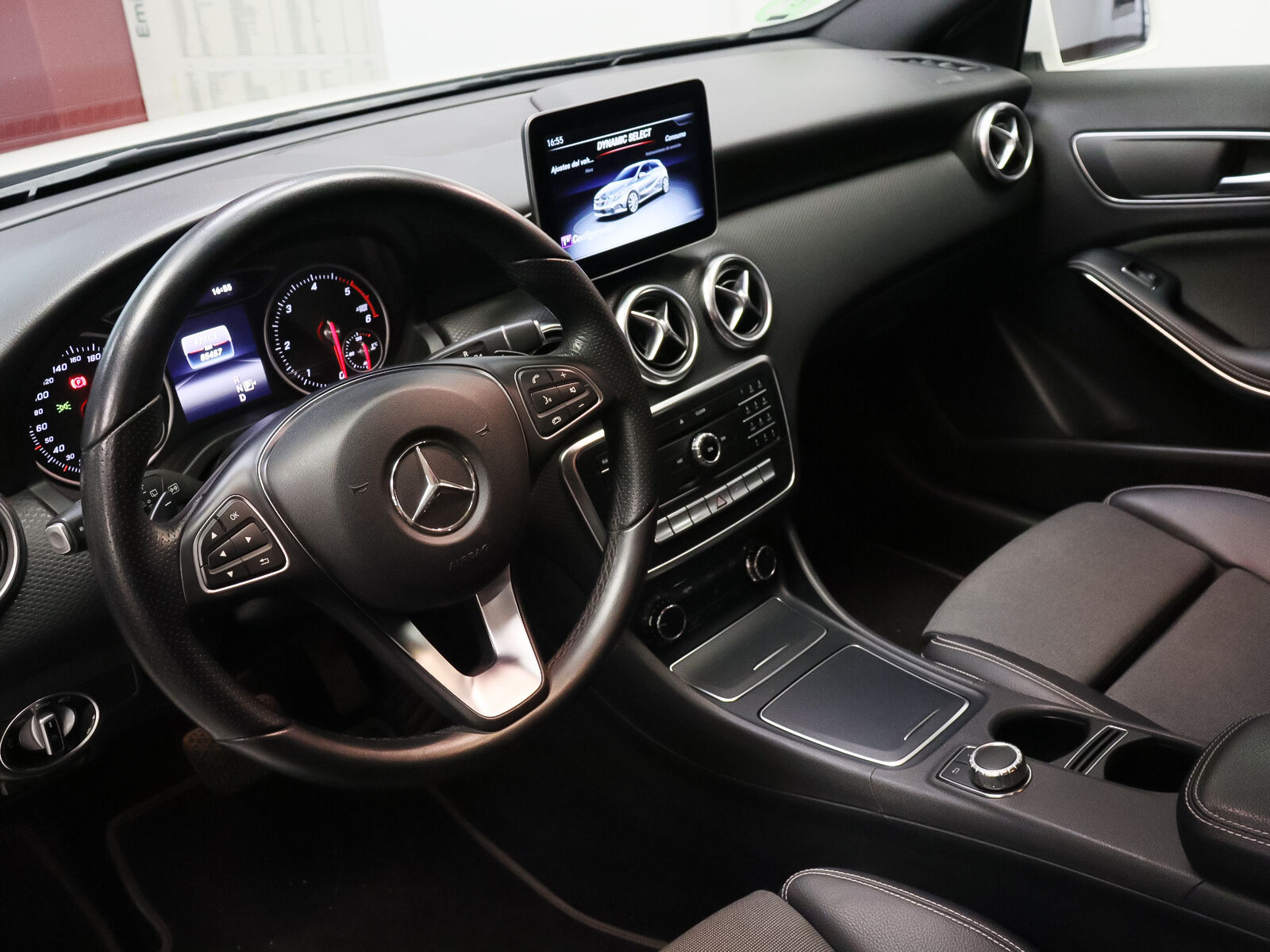 Foto del MERCEDES Clase A A 200d 7G-DCT