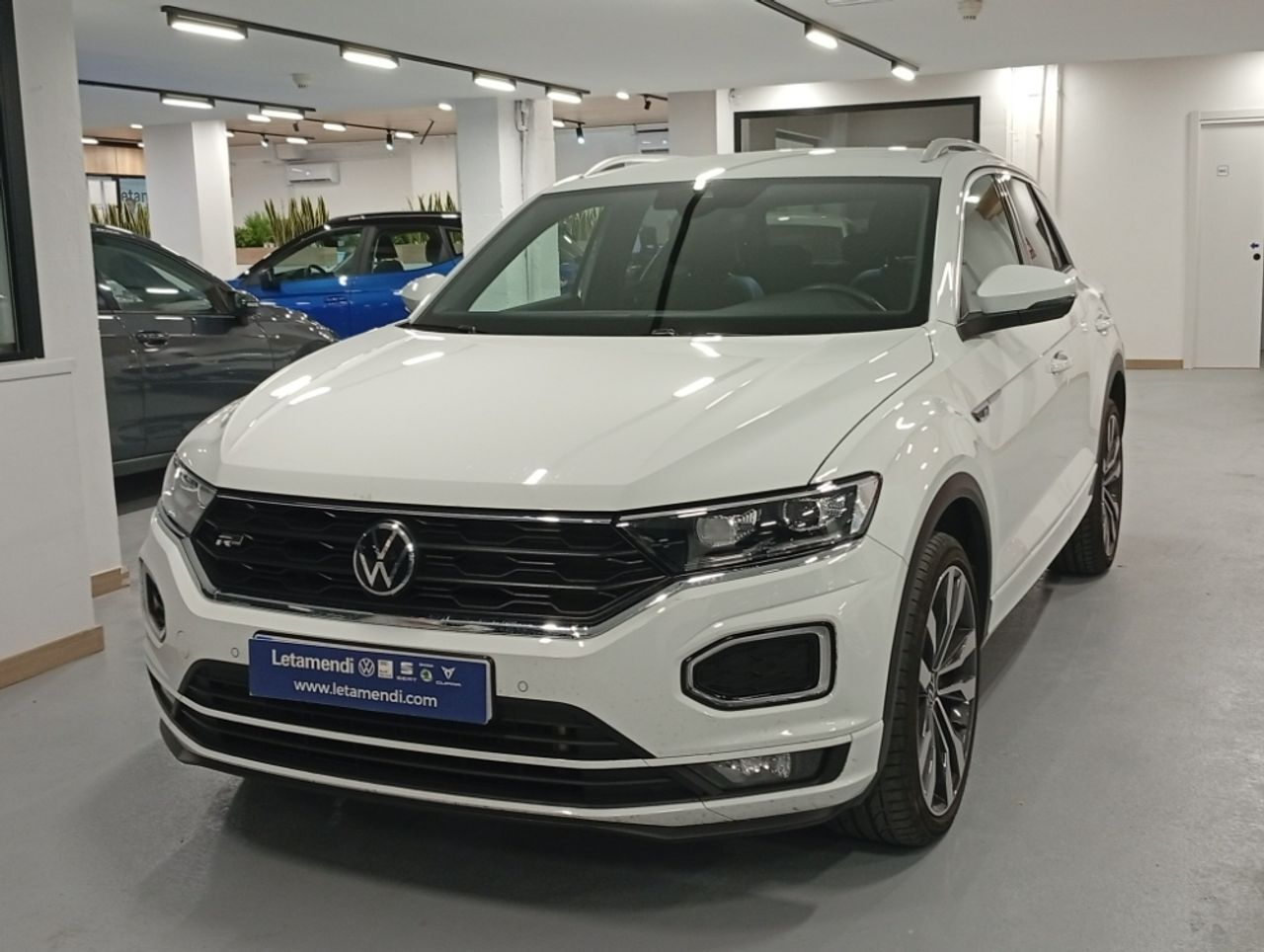 VOLKSWAGEN T-Roc (Advance R-Line) en Barcelona