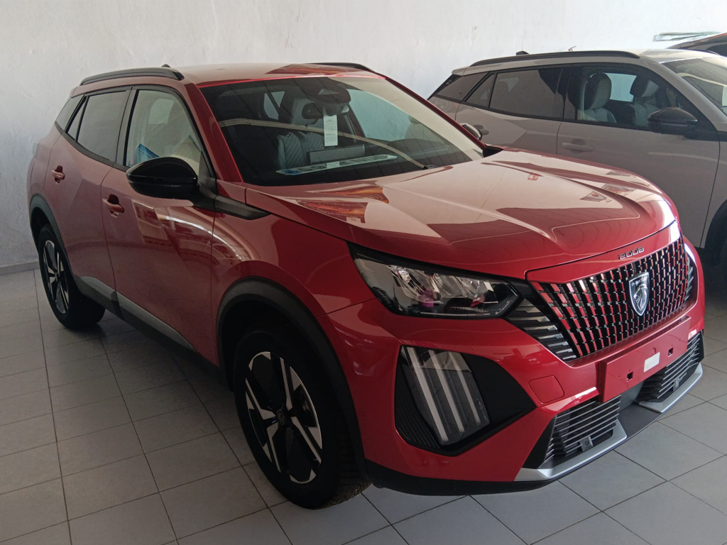 PEUGEOT 2008 (1.2 HYBRID 145 ALLURE EDSC6 5P) en Badajoz