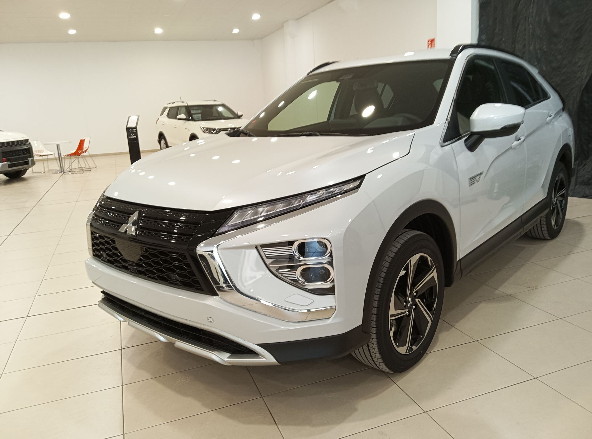 MITSUBISHI Eclipse Cross (2.4 PHEV Auto 4WD Kaiteki) en Barcelona