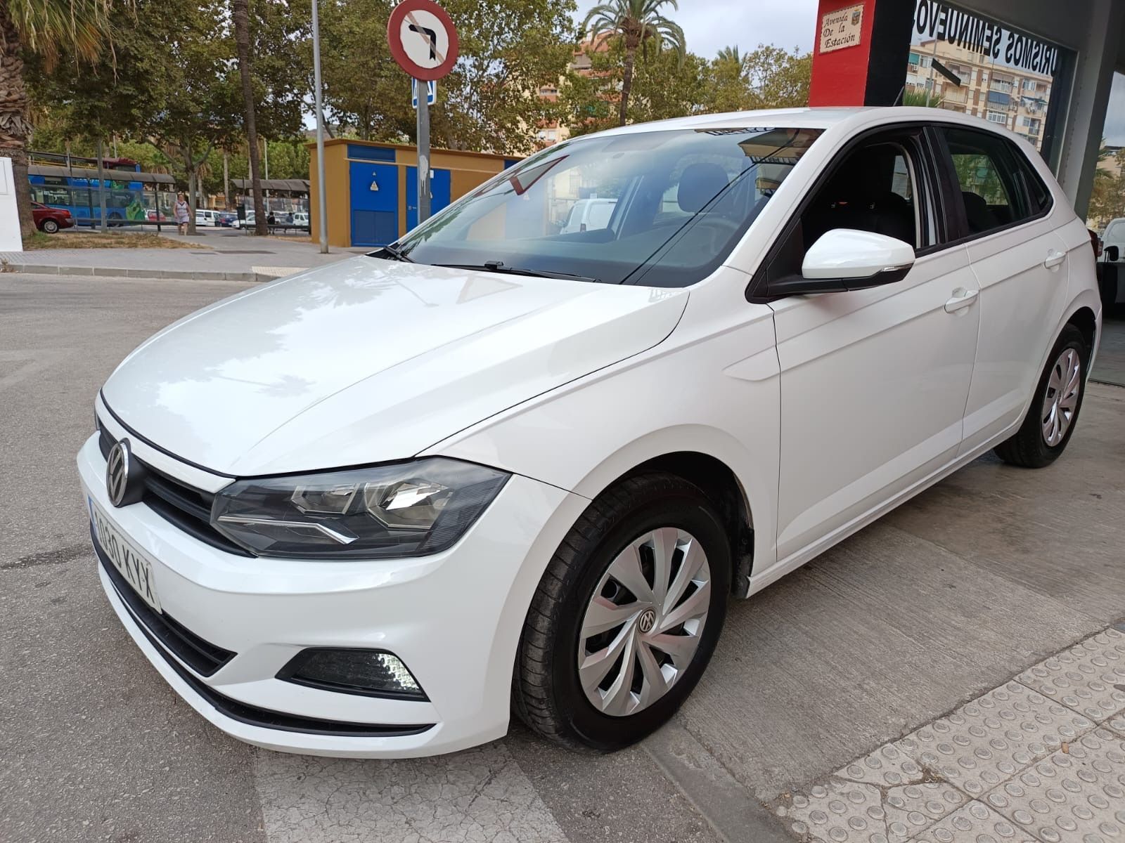 VOLKSWAGEN Polo (1.6TDI Advance 59kW) en Málaga