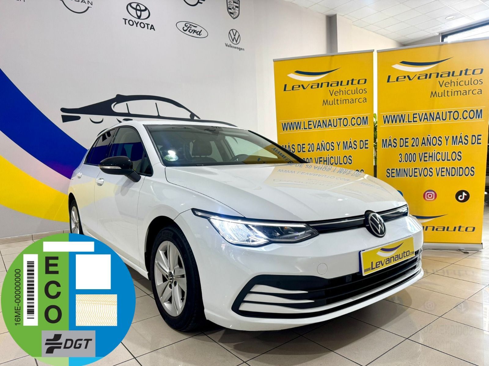 VOLKSWAGEN Golf (1.0 eTSI Life DSG 81kW) en Valencia