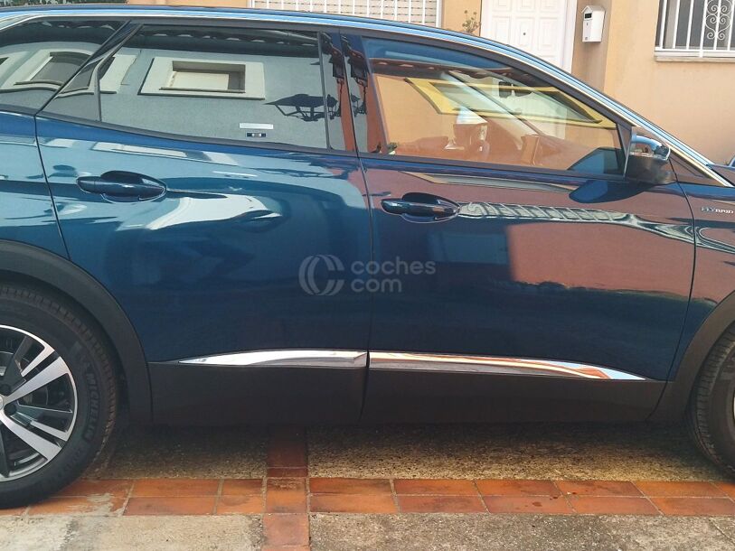 Foto del PEUGEOT 3008 HYB PHEV 225 Allure Pack e-EAT8