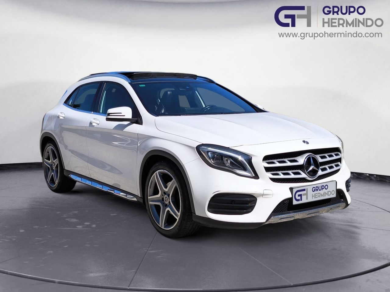 MERCEDES Clase GLA (200 D AMG + TECHO PANORAMICO + PAQ VENTAJA) en Ponteved