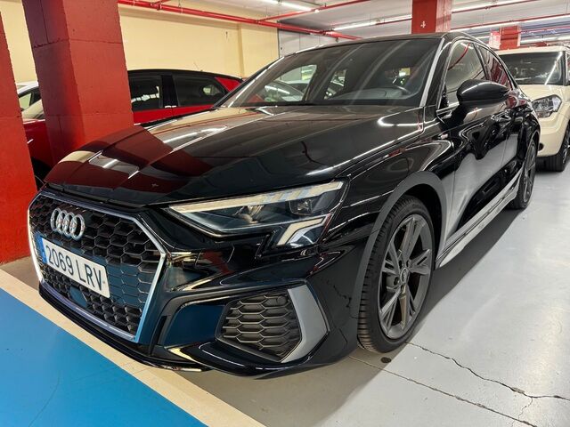 AUDI A3 (S line 35 TFSI 110 kW (150 CV)) en Barcelona