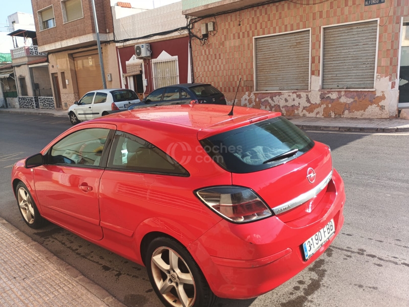 Foto del OPEL Astra GTC 1.7CDTi Enjoy