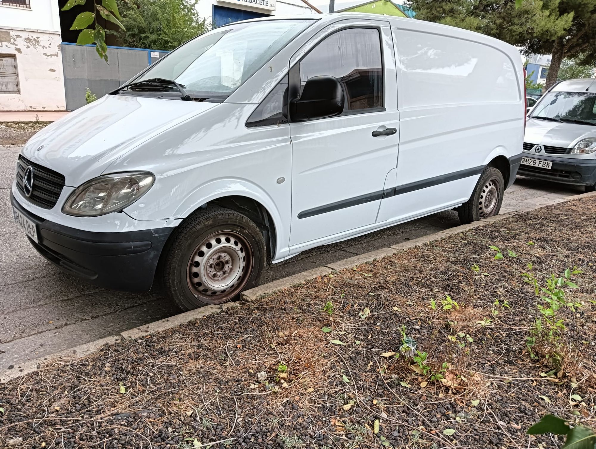 Foto del MERCEDES Vito Furgón 109CDI Compacta
