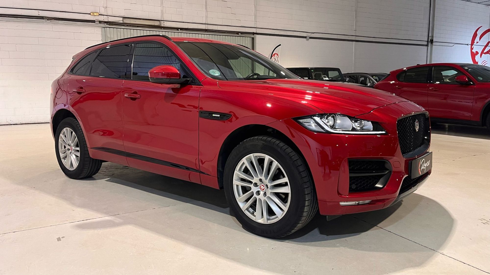 JAGUAR F-Pace (2.0i4D R-Sport Aut. AWD 180) en Ciudad Real