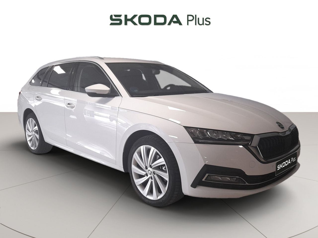 SKODA Octavia (Combi 1.4 TSI 150kW(204CV)DSG PHEV Style) en Barcelona