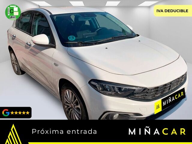 FIAT Tipo (1.6 Multijet Diesel Life 96 kW (130 CV)) en Málaga