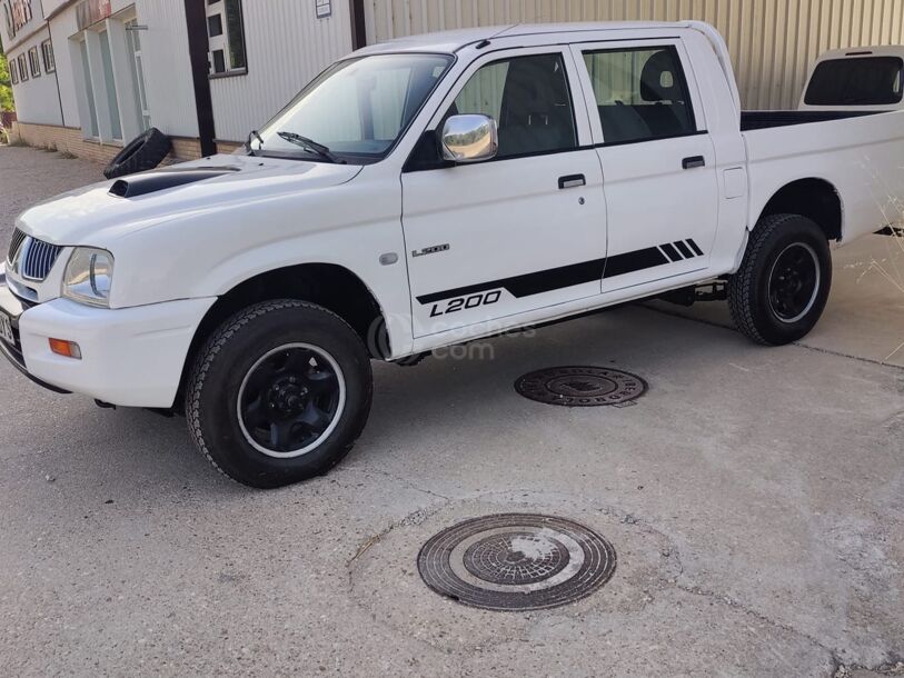 Foto del MITSUBISHI L200 2.5DI-D Club Cab Intense