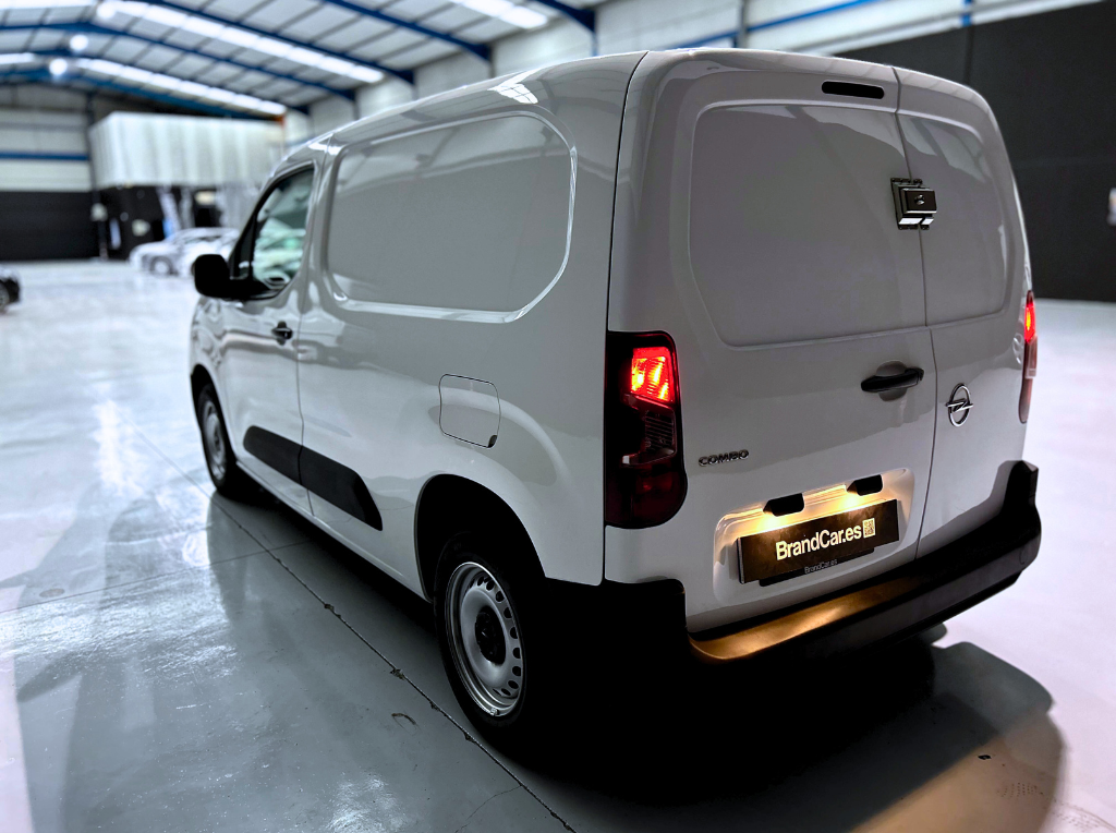 Foto del OPEL Combo Cargo 1.5TD S&S L 1000 Active 100