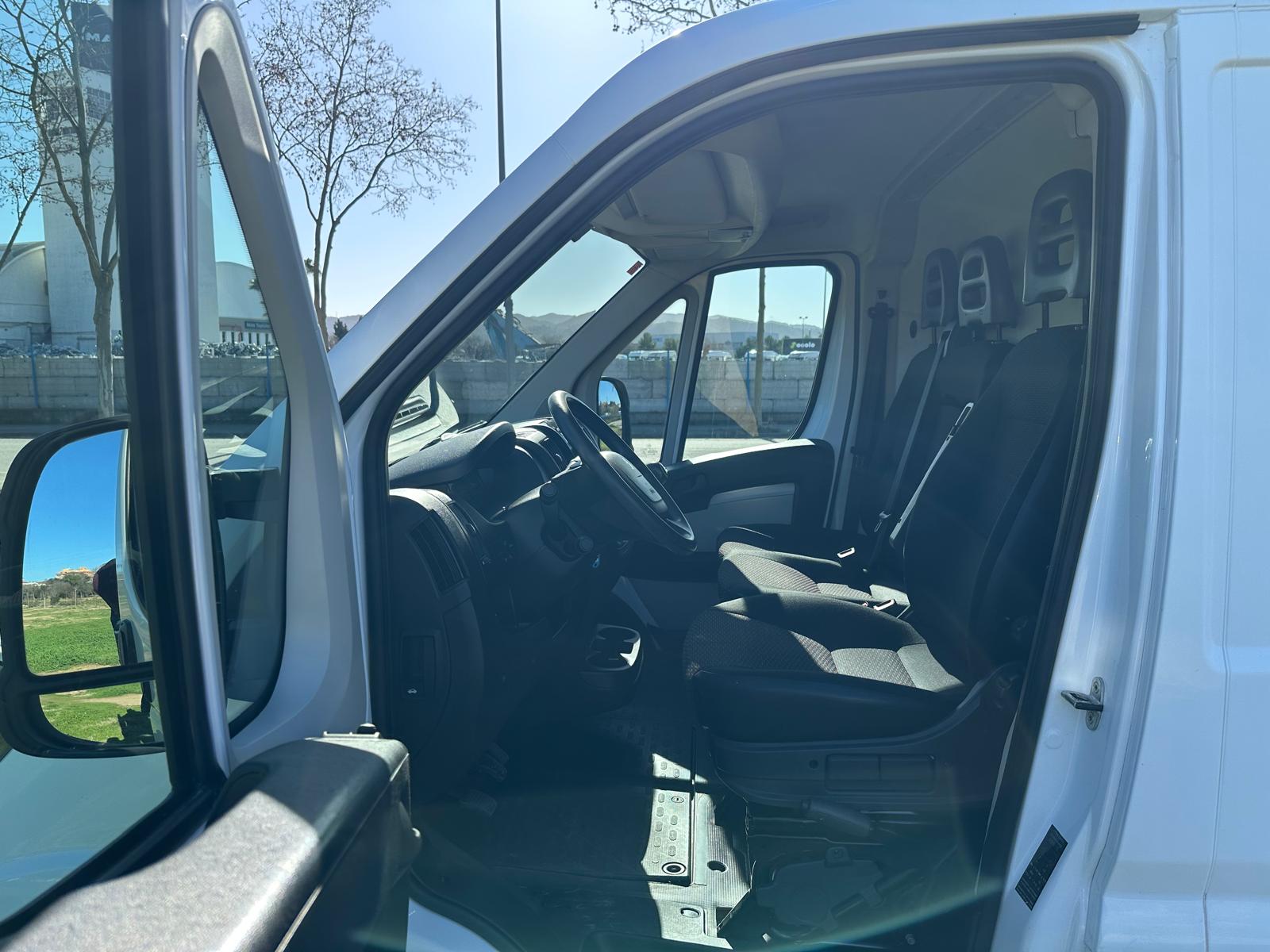 Foto del PEUGEOT Boxer Furgón 2.0BlueHDI 330 L1H1 Pack 130