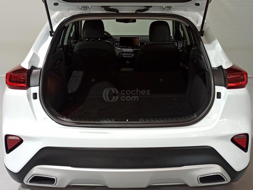 Foto del KIA XCeed 1.6 MHEV iMT Drive 136