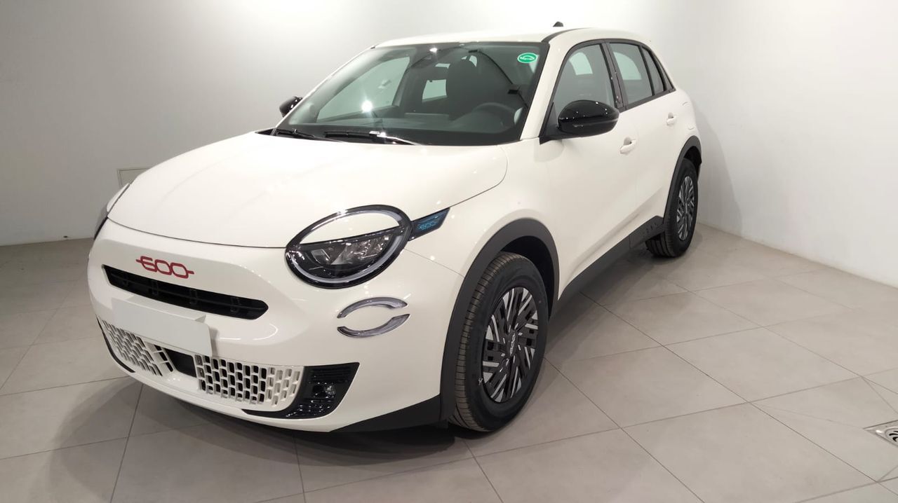 FIAT 600 (600e RED 54kwh 115kw (156cv)) en Álava