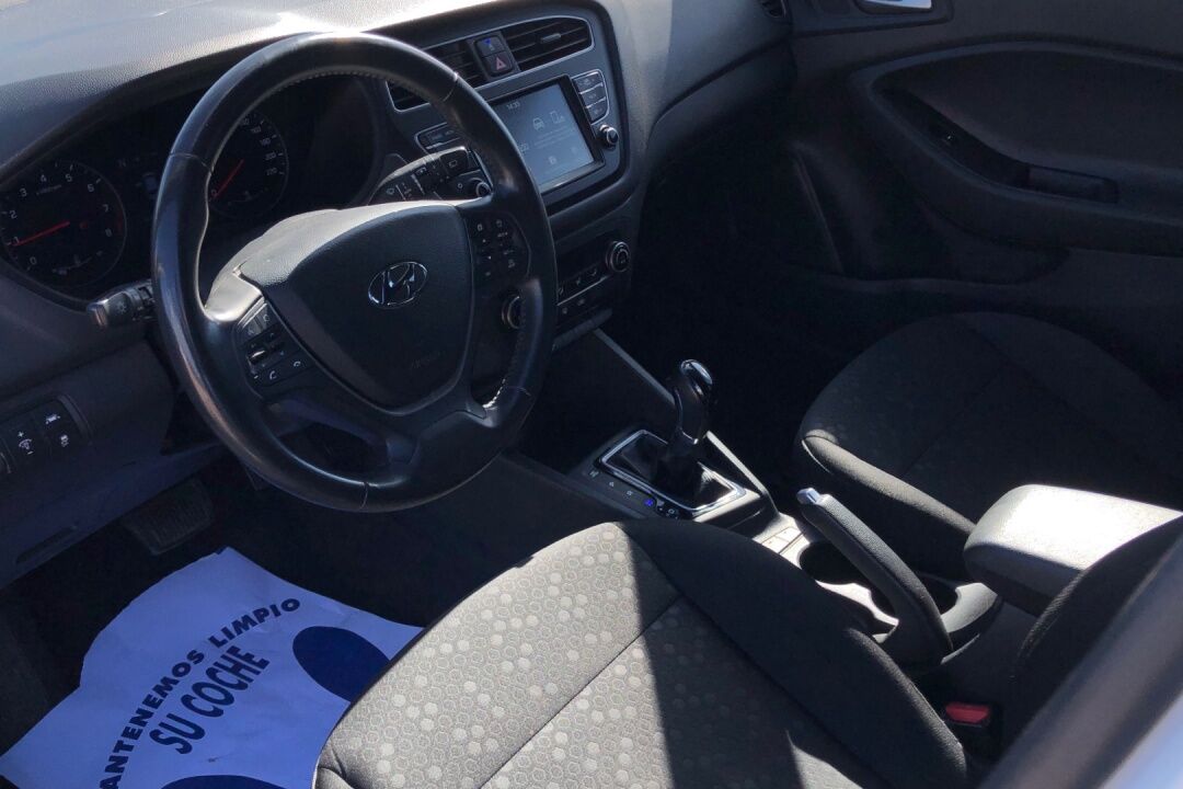 Foto del HYUNDAI i20 1.0 TGDI Tecno LE DT 100