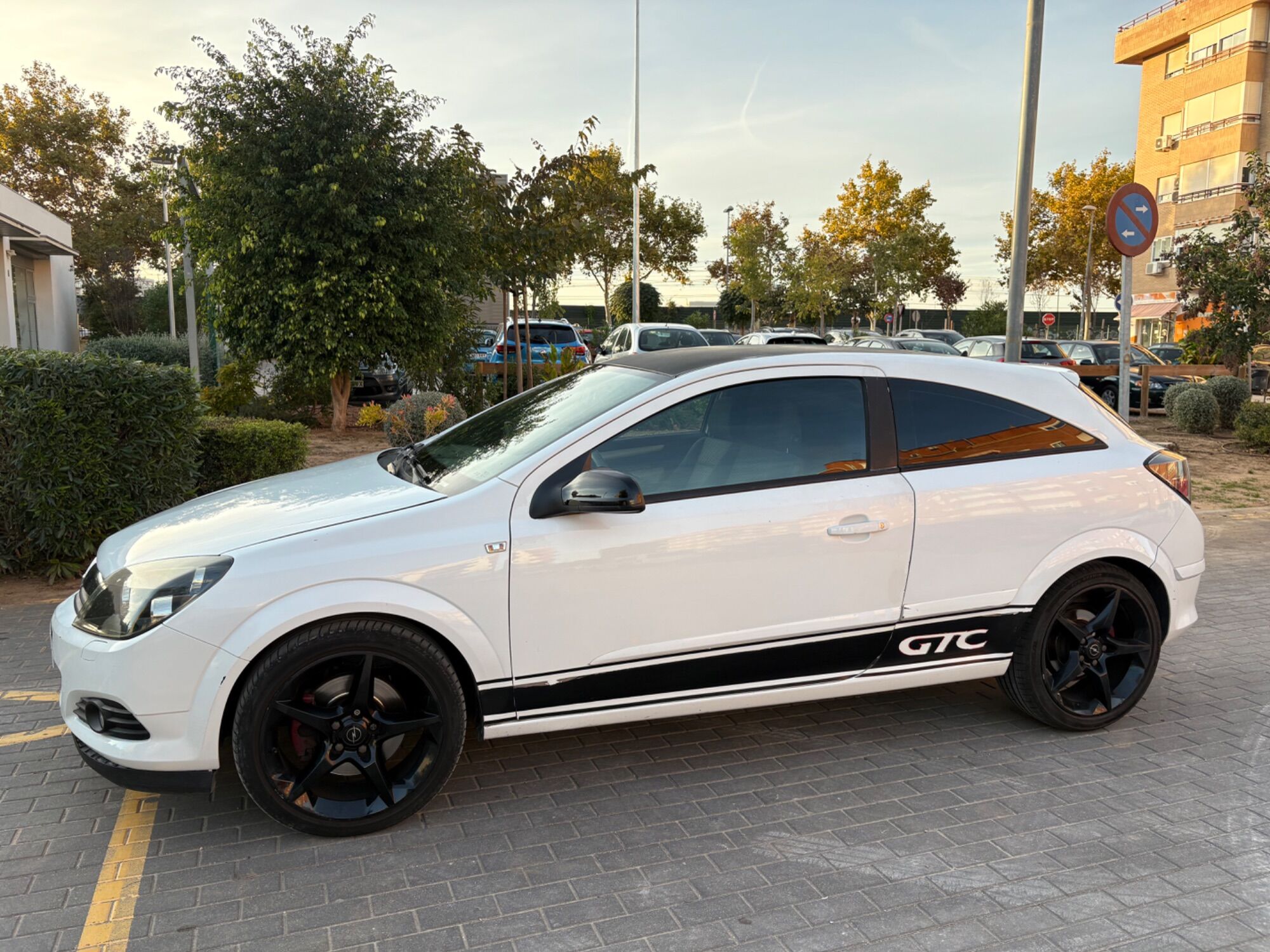 Foto del OPEL Astra 1.9CDTi Sport