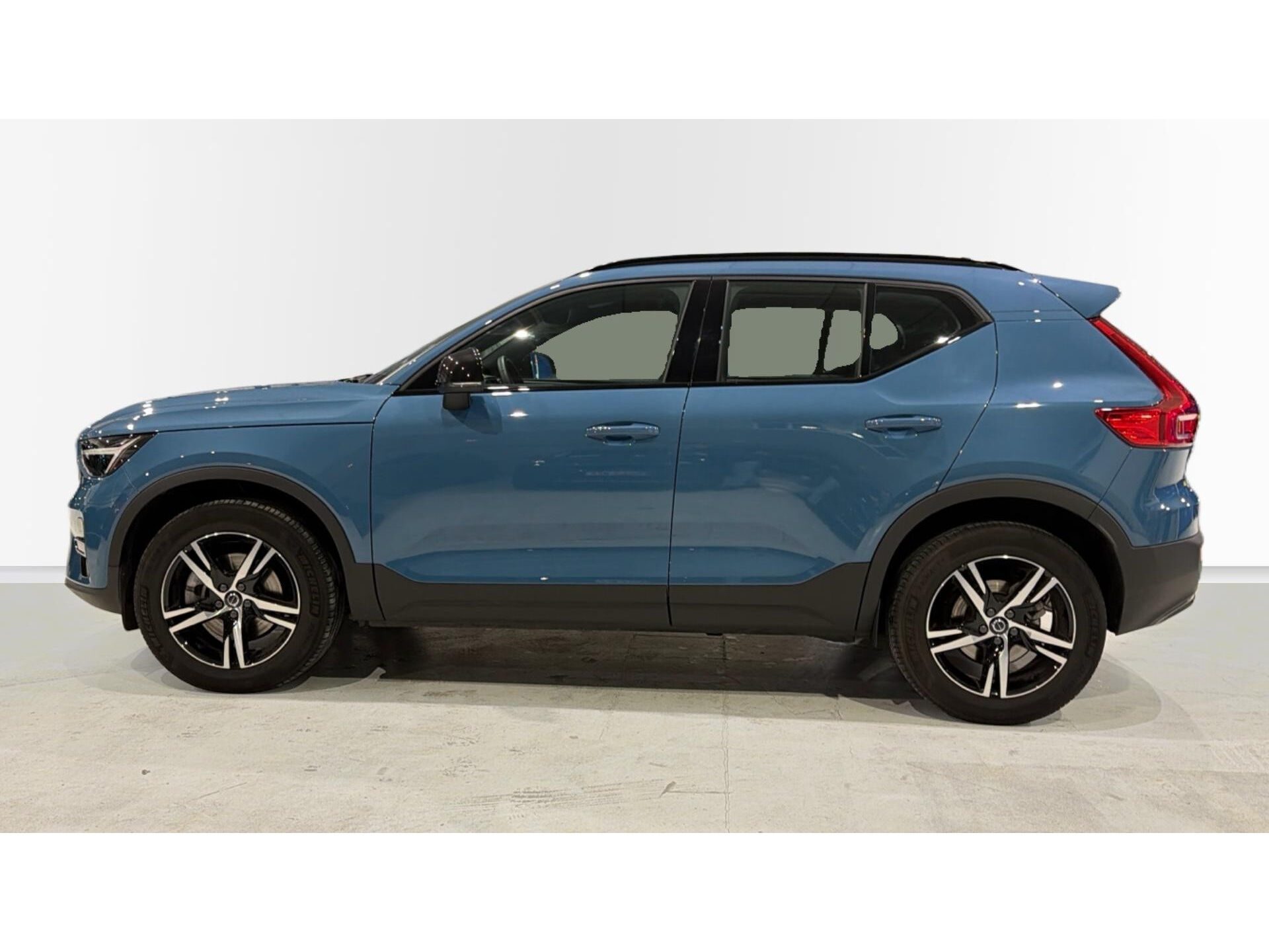 Imagen 3 de VOLVO XC40