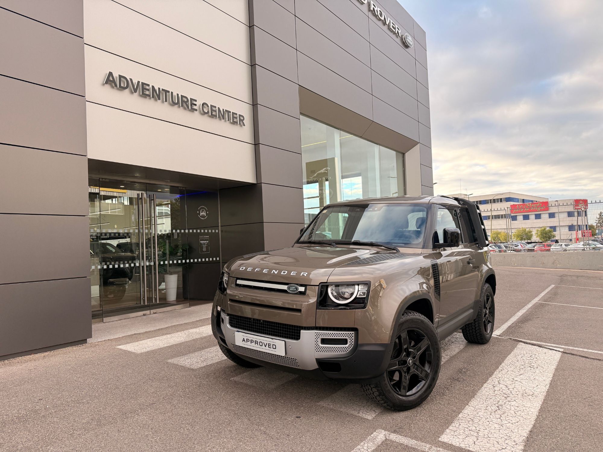 LAND ROVER Defender (90 2.0D SD4 Standard AWD Aut.) en Madrid