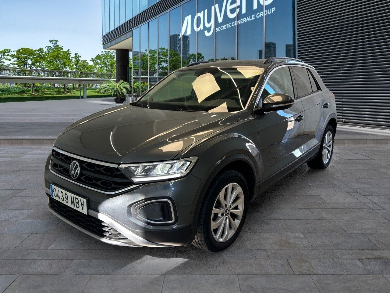 VOLKSWAGEN T-Roc (Life 2.0 TDI 85 kW (115 CV)) en Madrid