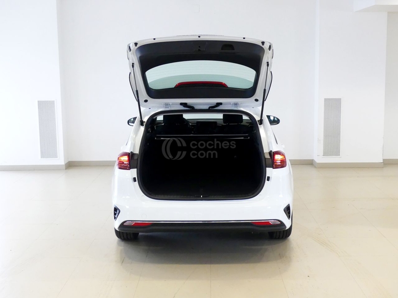 Foto del KIA Ceed Tourer 1.6 MHEV iMT Eco-Dynamics Concept 136