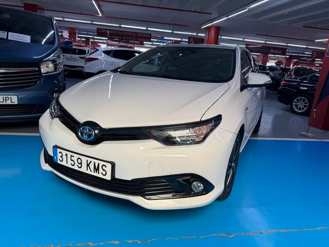 TOYOTA Auris (140H Hybrid Active 100 kW (136 CV)) en Barcelona