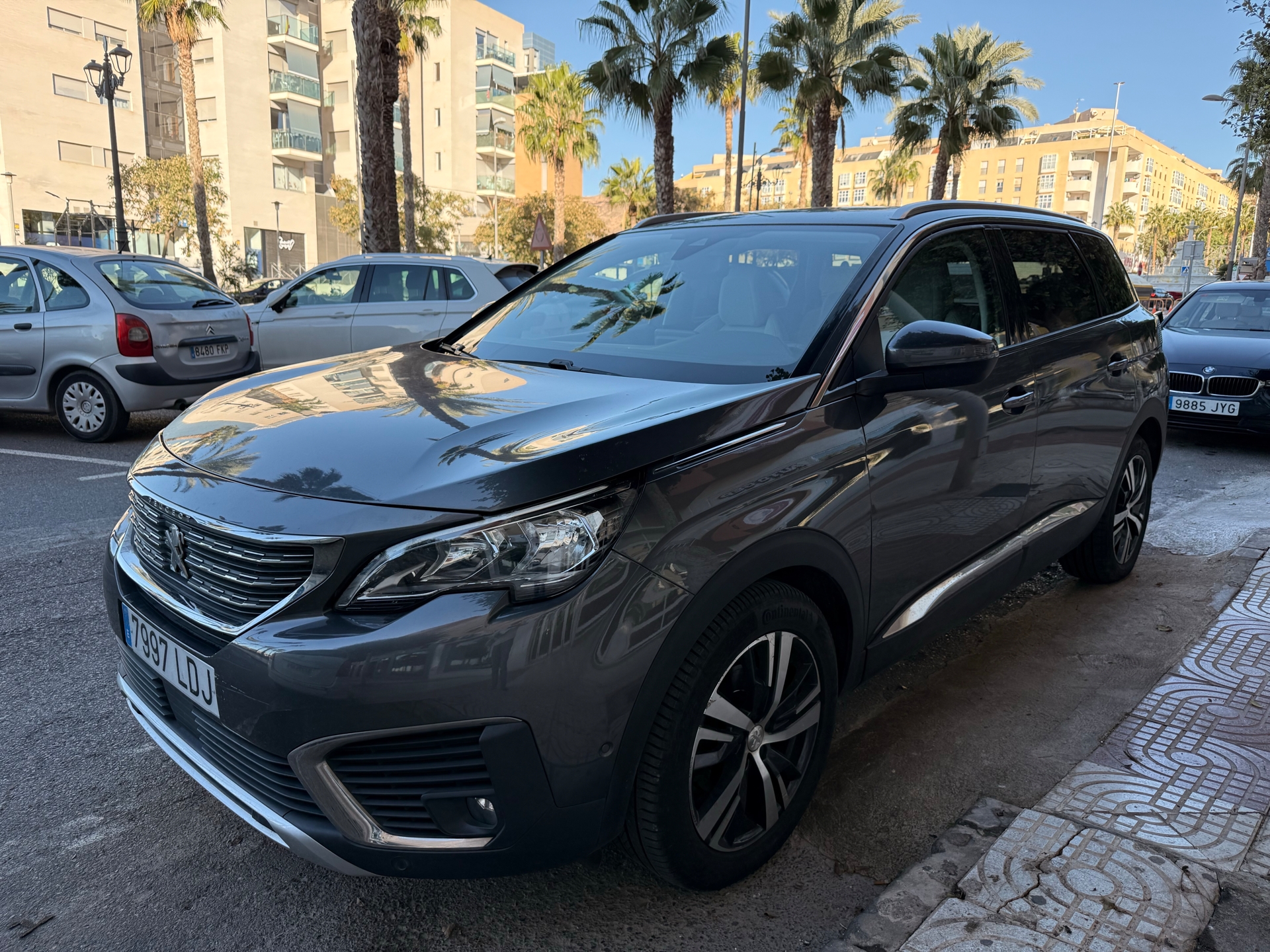 Imagen de PEUGEOT 5008