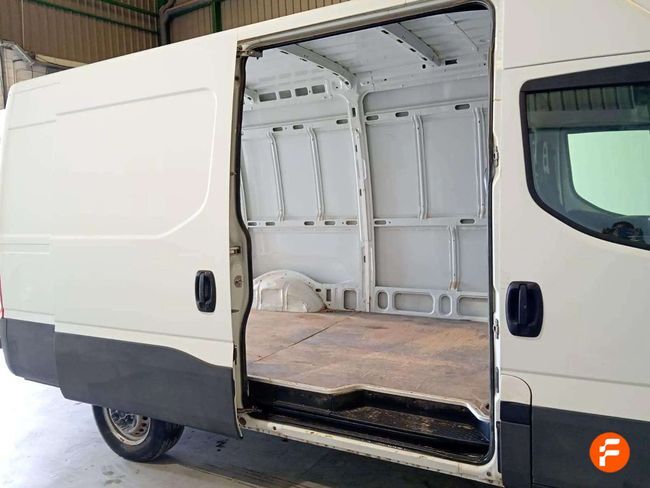 Foto del IVECO Daily Furgón 35C16 V 4100 H2 16.0 156