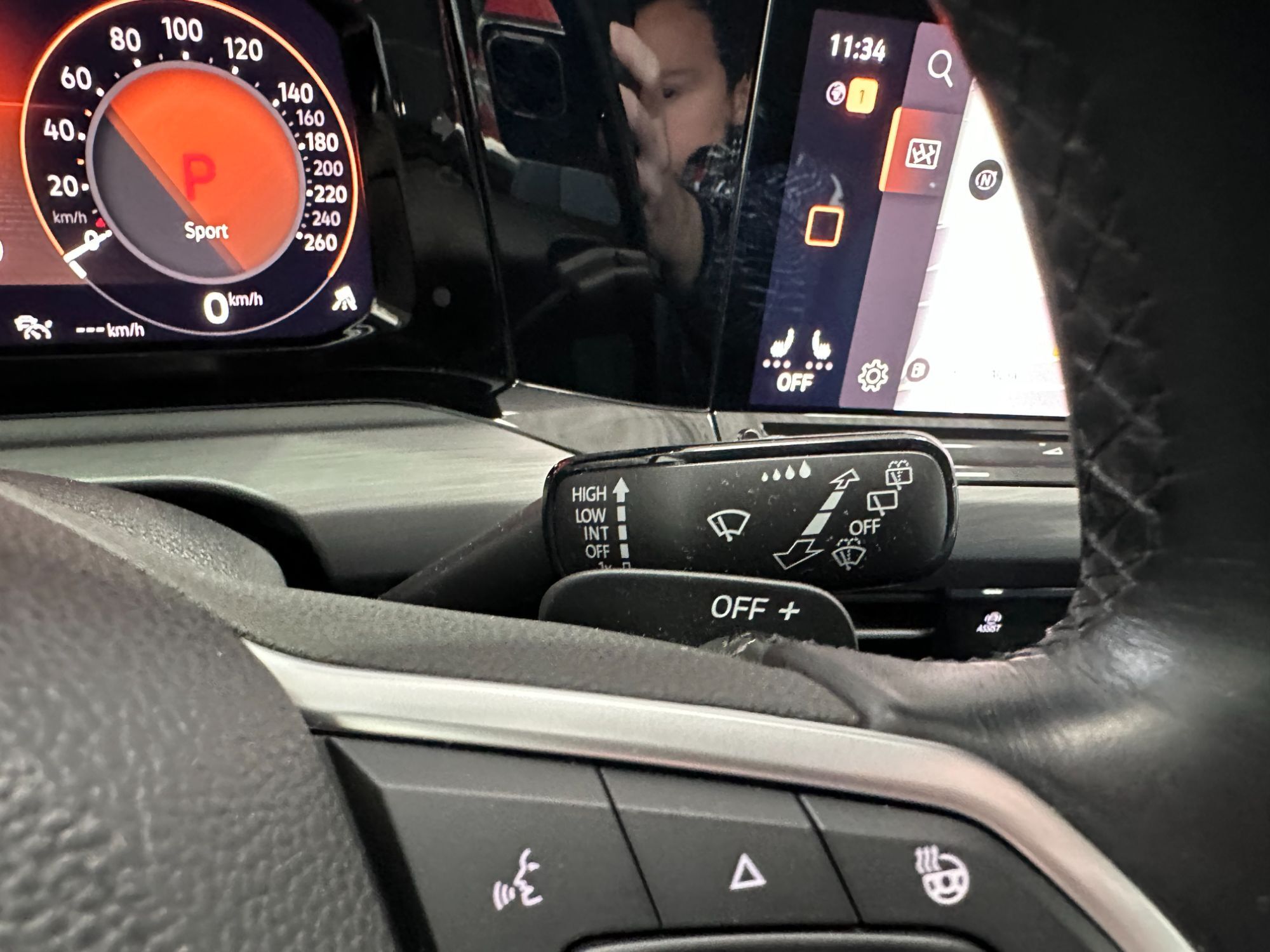 Foto del VOLKSWAGEN Golf Variant 1.5 eTSI R-Line DSG 110kW