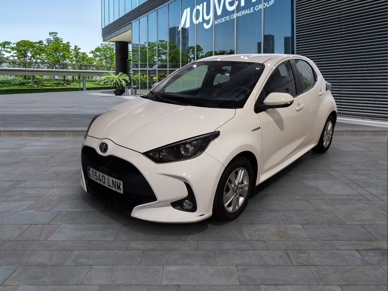 TOYOTA Yaris (120H Business Plus 85 kW (116 CV)) en Madrid