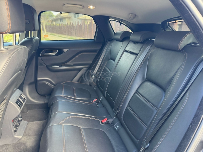 Foto del JAGUAR F-Pace 2.0i4D Prestige Aut. AWD 180