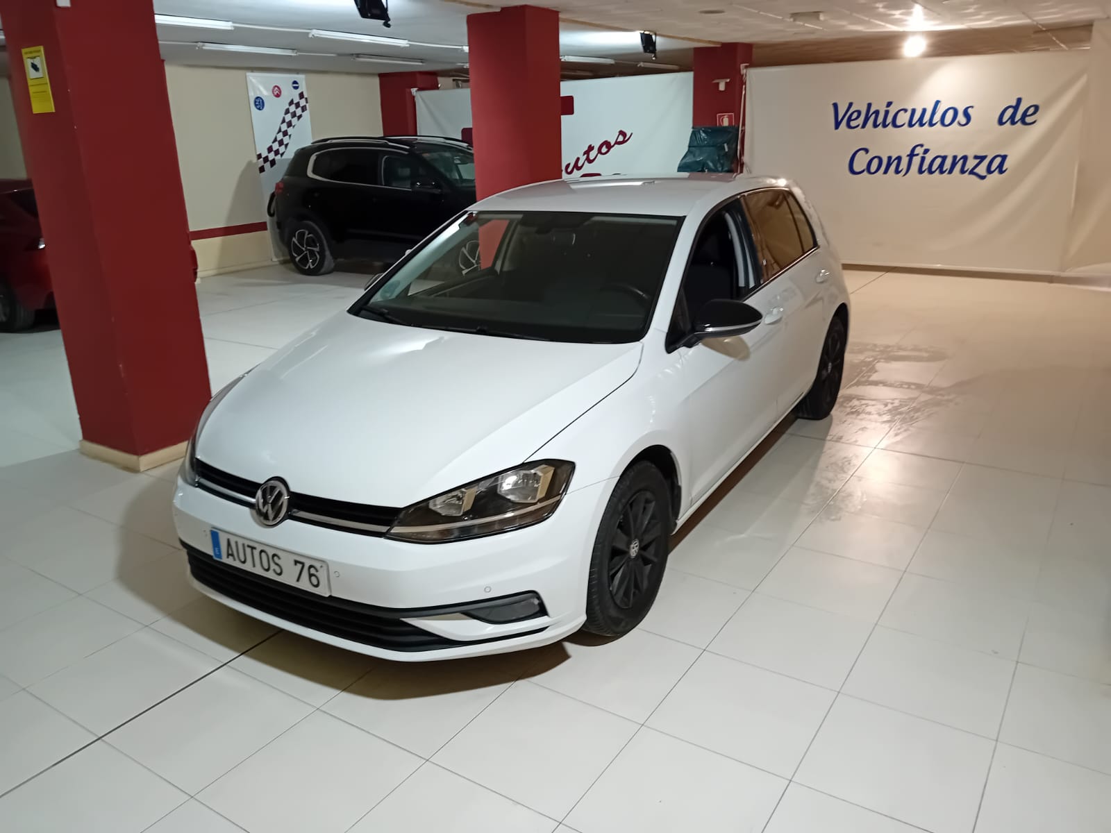 VOLKSWAGEN Golf (1.6TDI Advance 85kW) en Badajoz
