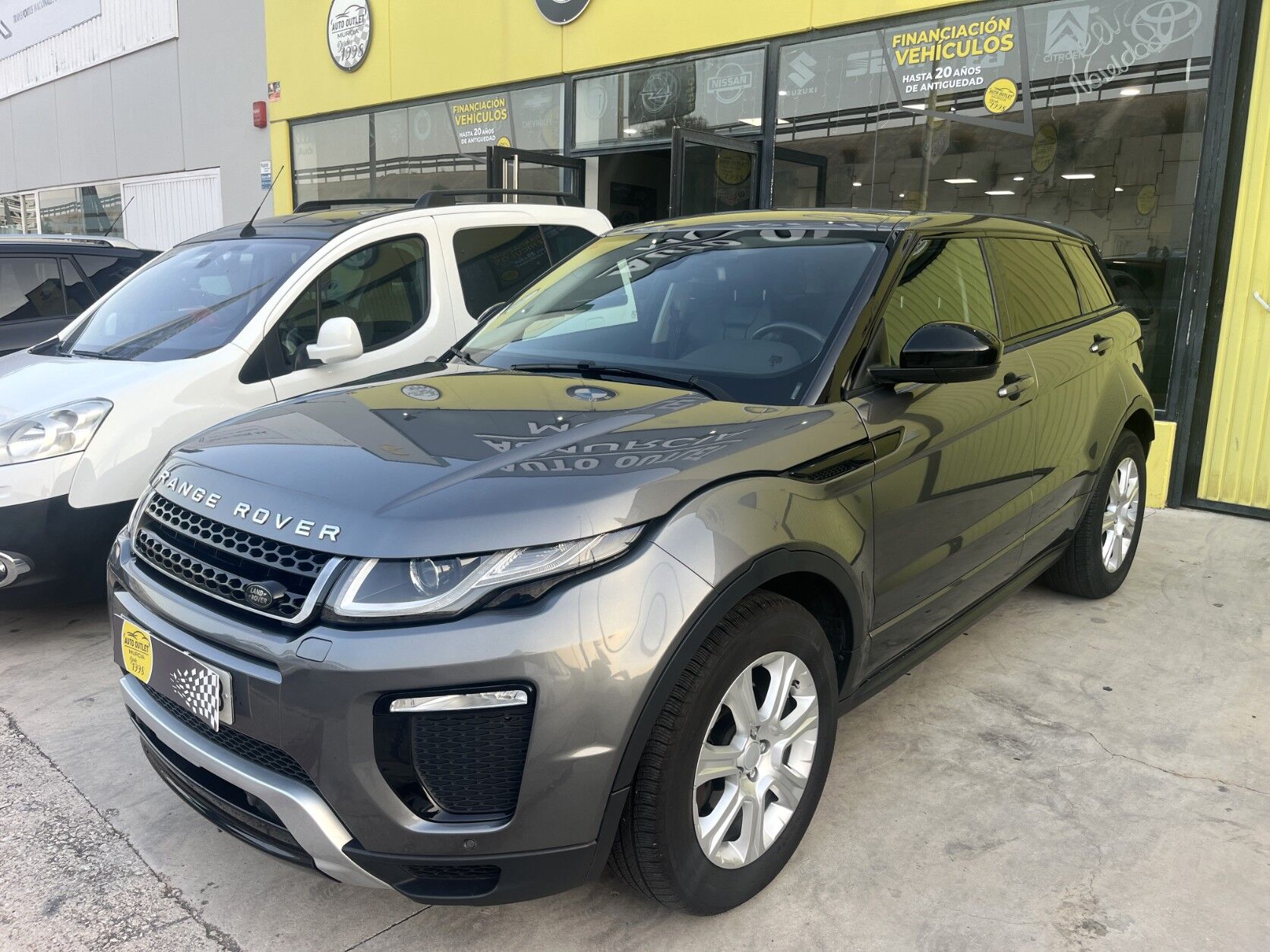 LAND ROVER Range Rover Evoque (2.0L TD4 Diesel 132kW 4x4 HSE Dynamic) en Mu