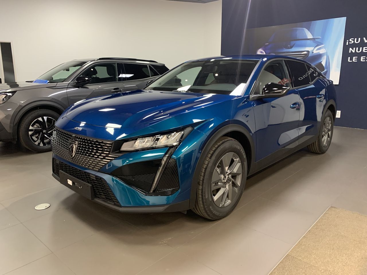 PEUGEOT 408 (408 Allure HYBRID 145 eDCS6) en Madrid