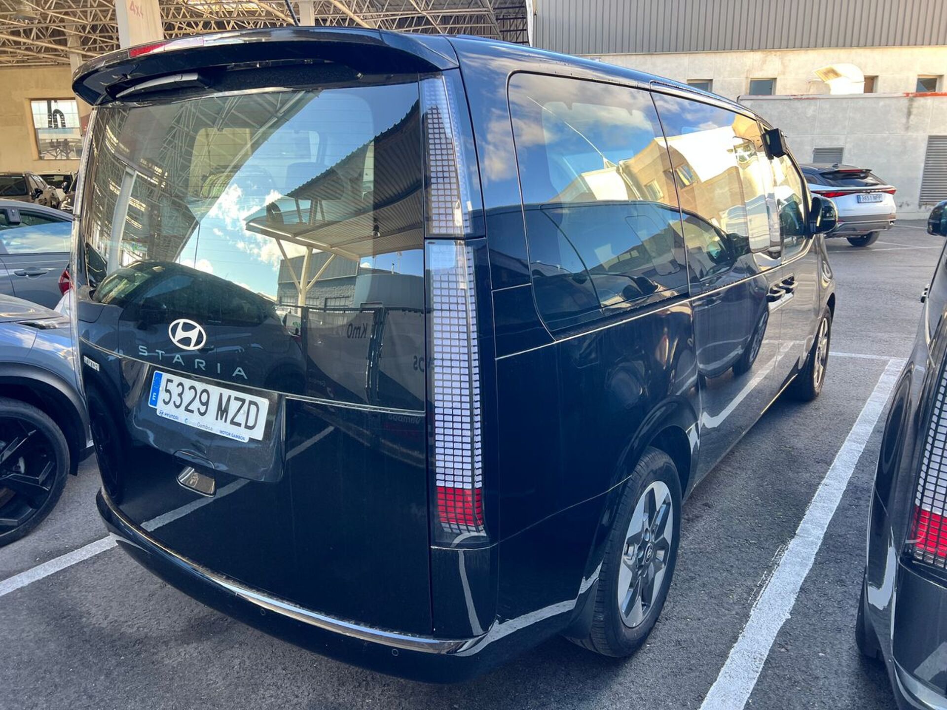 Imagen 3 de HYUNDAI Staria