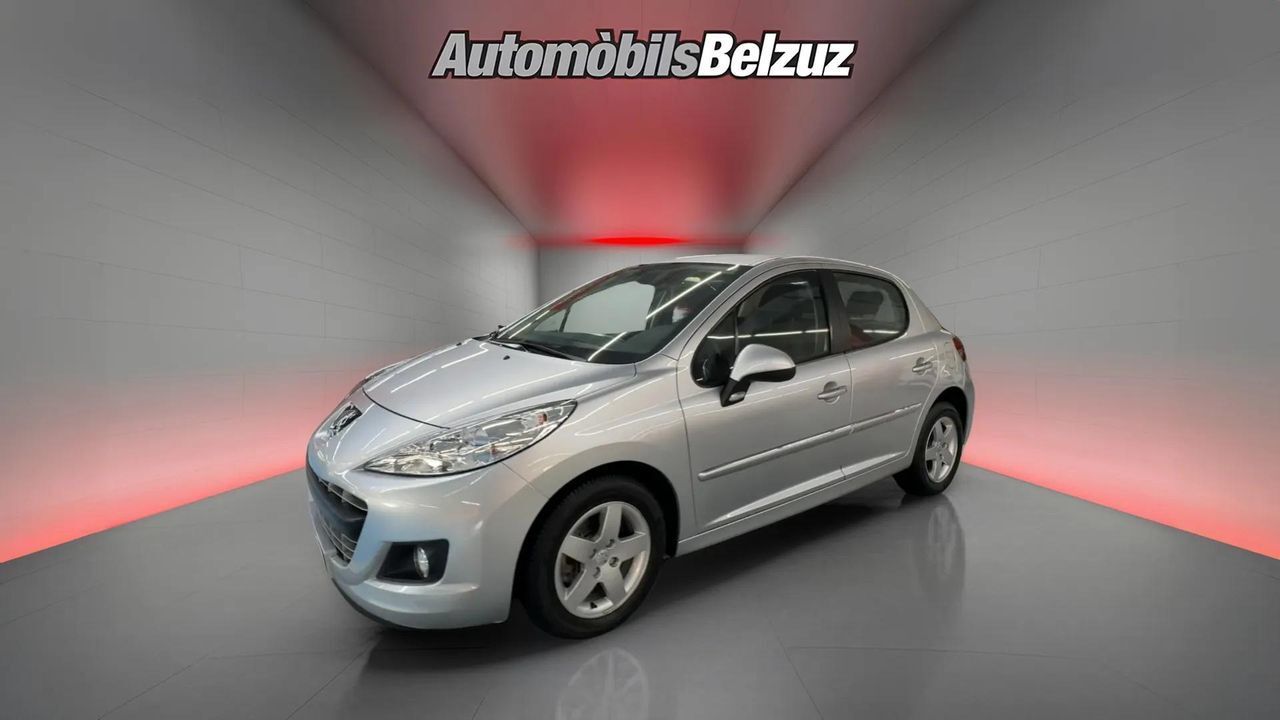 PEUGEOT 207 (1.4 VTi Active 70 kW (95 CV)) en Barcelona