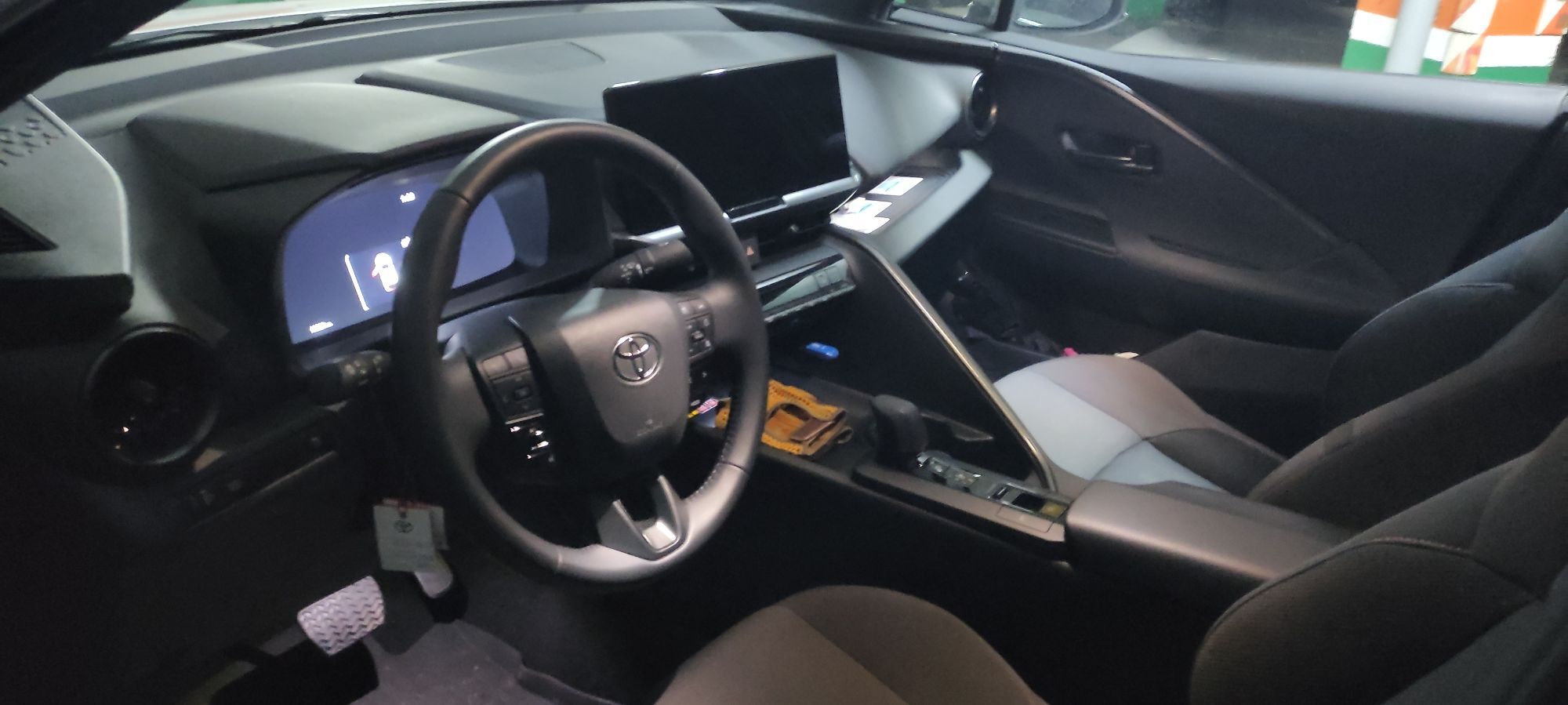 Foto del TOYOTA C-HR 200H Advance