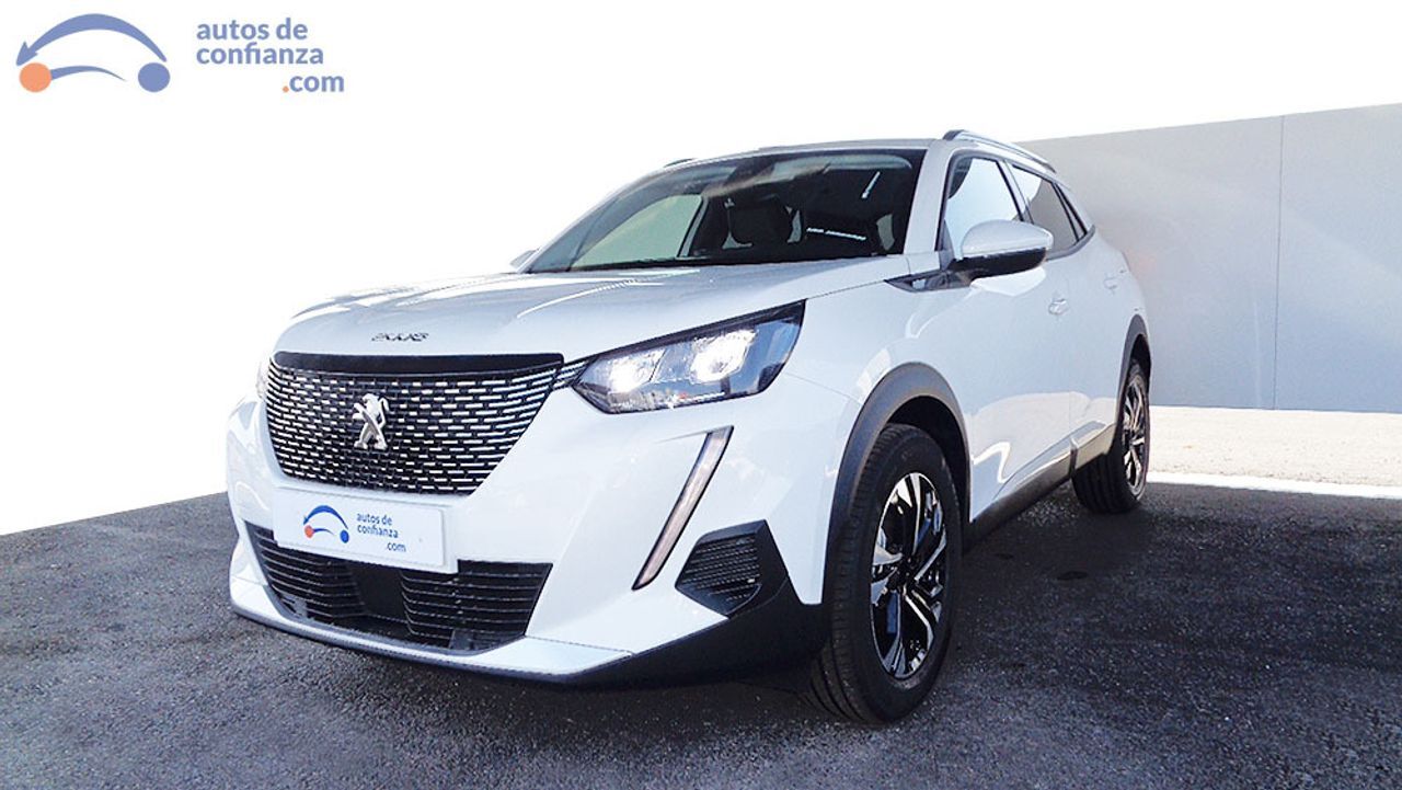 PEUGEOT 2008 (1.2 PURETECH ALLURE EAT8) en Córdoba