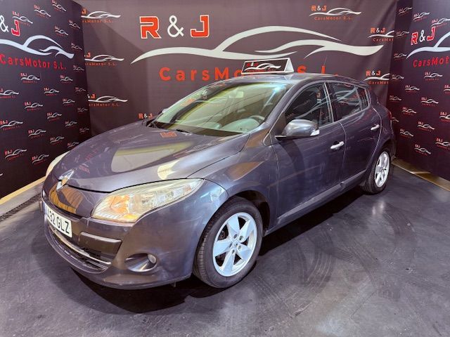 RENAULT Mégane (1.6 Dynamique 110) en Madrid