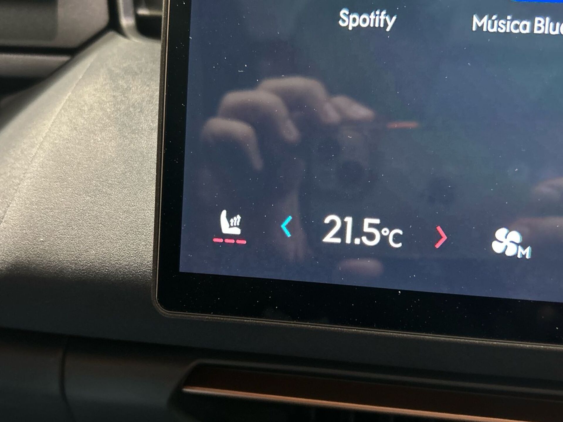 Imagen 2 de LYNK & CO 08