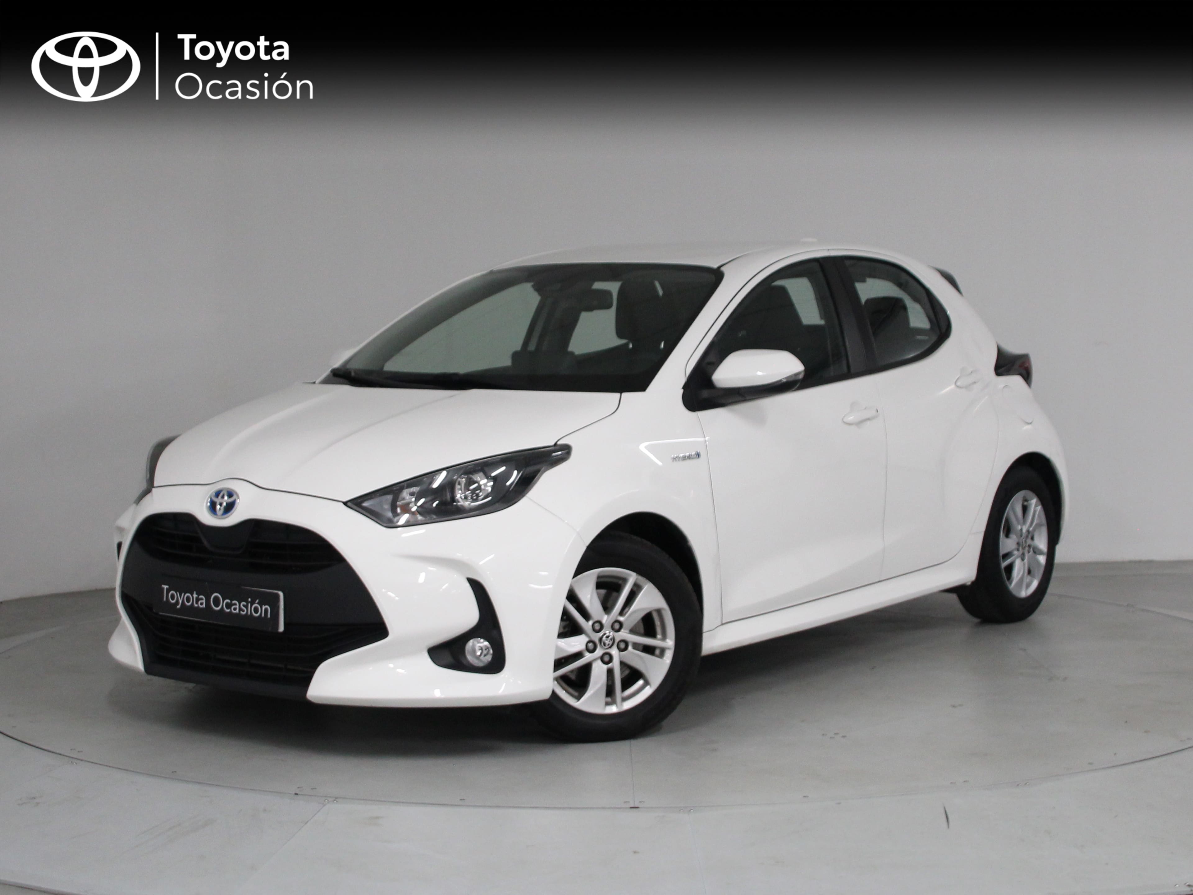 TOYOTA Yaris (1.5 120H Business Plus) en Barcelona