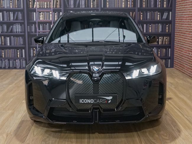 Foto del BMW iX xDrive 45