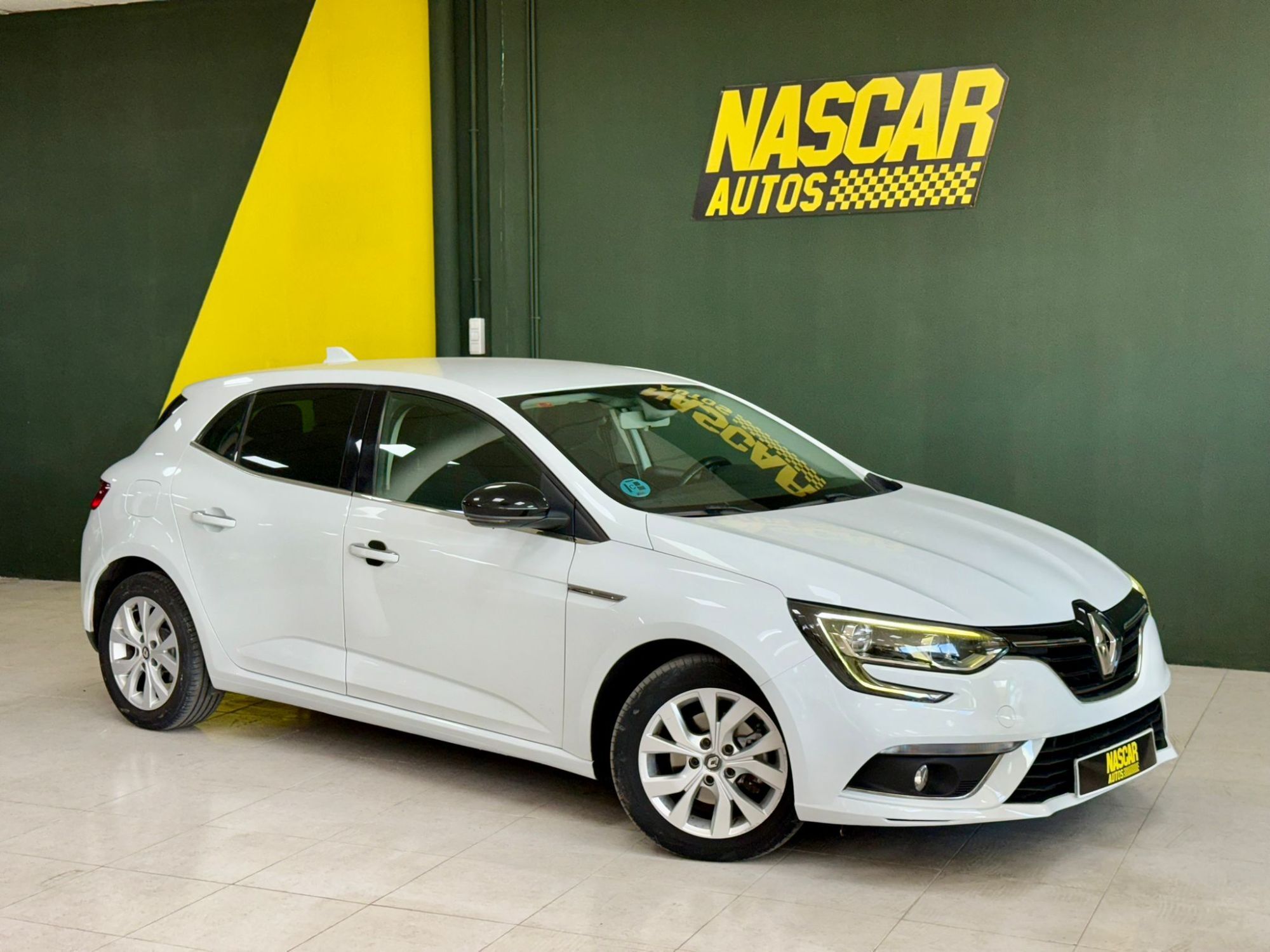 RENAULT Mégane (1.5dCi Blue Business 70kW) en Valencia