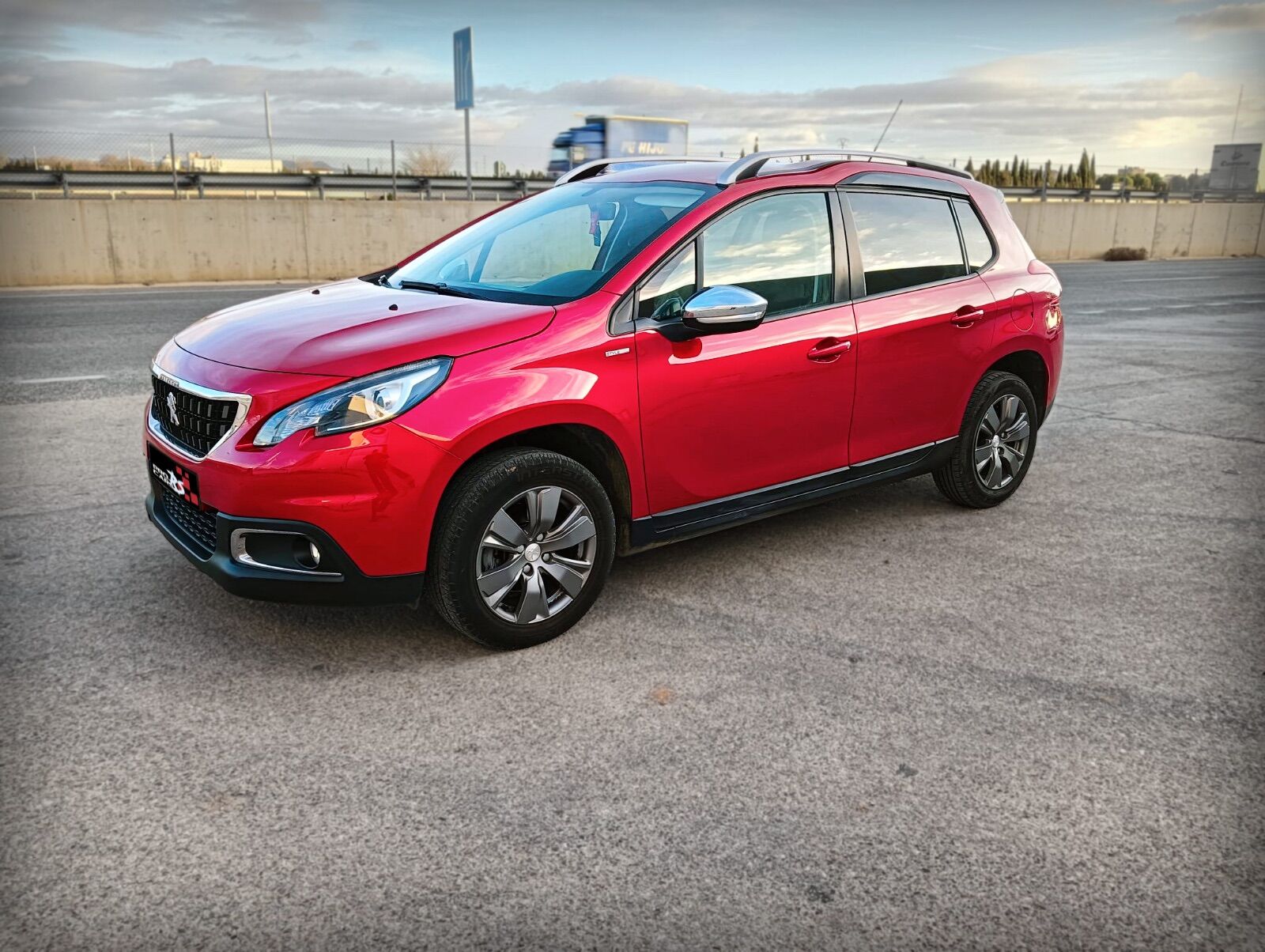 PEUGEOT 2008 (1.6 BlueHDI Allure 100) en Valencia